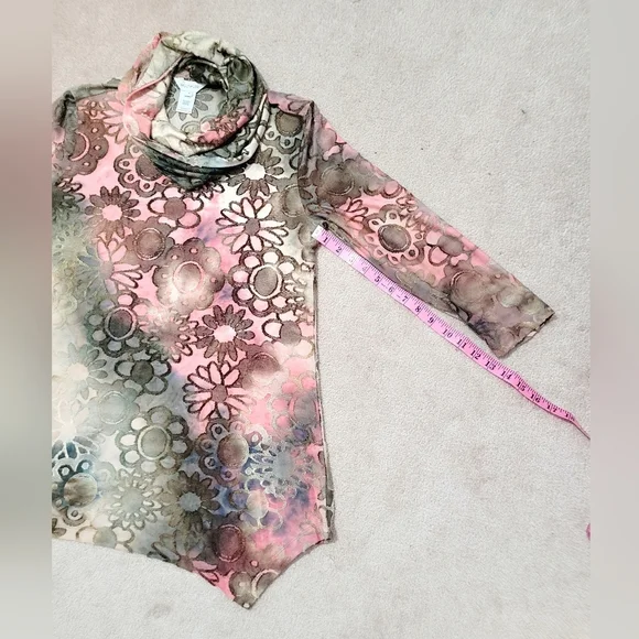 Womans Muliples Oversized Pull Over Tunic Size S with Detachable Scarf Colorful - Picture 8 of 10